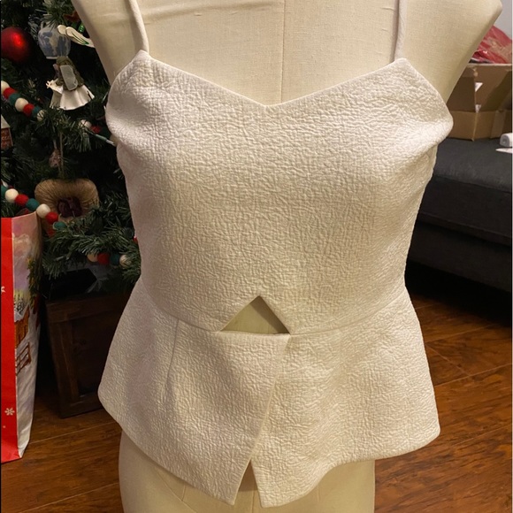 RW&Co peekaboo top - Picture 7 of 15